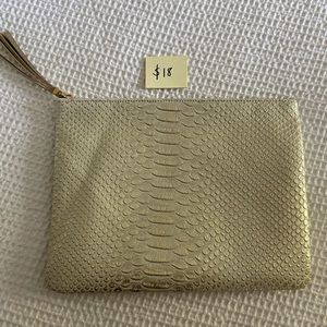 Stella & dot clutch